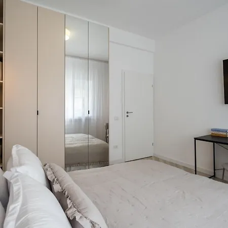 2 Bedrooms Old Center Apartment Bucharest