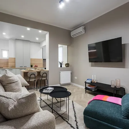 2 Bedrooms Old Center *