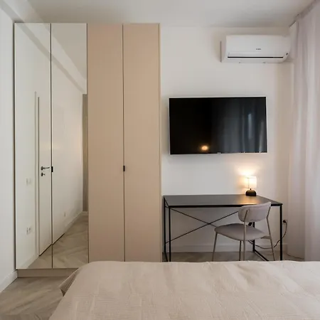 2 Bedrooms Old Center