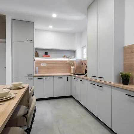 2 Bedrooms Old Center Apartment Bucharest