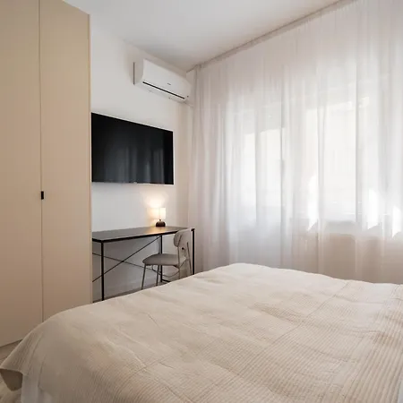 2 Bedrooms Old Center *