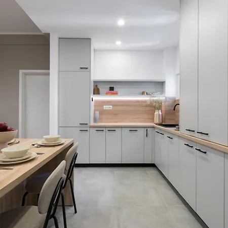 2 Bedrooms Old Center